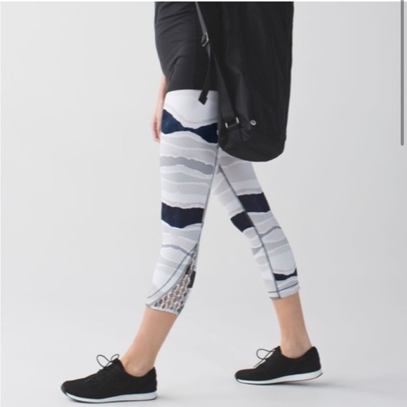 LULULEMON true self crop leggings sz 6‎ - Picture 3 of 10